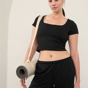 Athleta Aurora short sleeve top